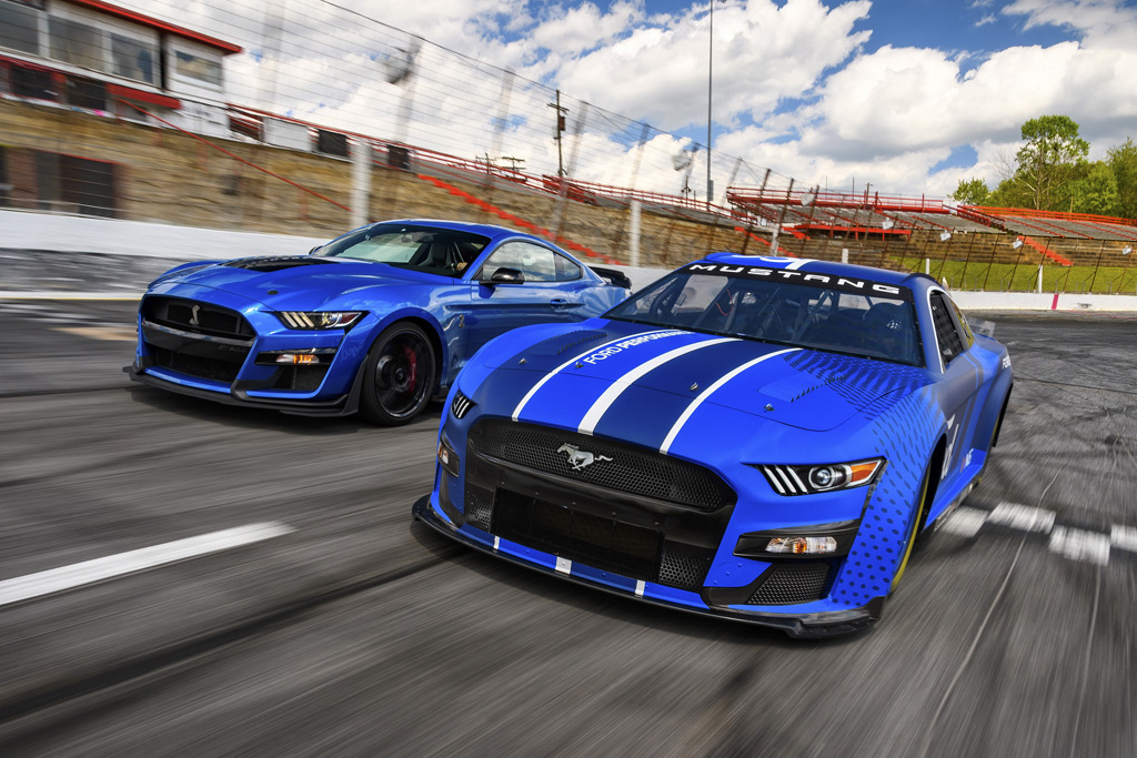 Ford-Mustang-NASCAR-2021
