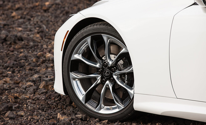 10 удивительных фактов об обновленном купе Lexus LC