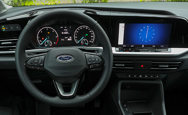 Новый Ford Tourneo Connect — отличный выбор для большой семьи.