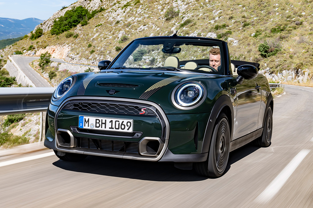 MINI-CooperS-Convertible-Resolute-Edition