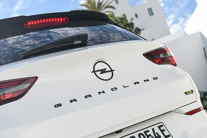 New Opel Grandland GSe is a German high-performance SUV