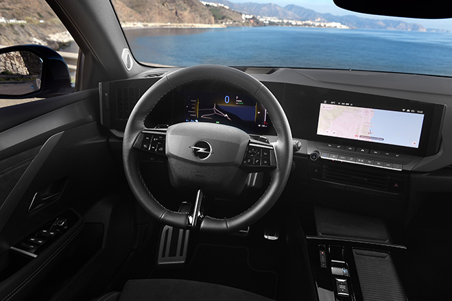 Opel Astra GSe – новые флагманские версии компактного бестселлера