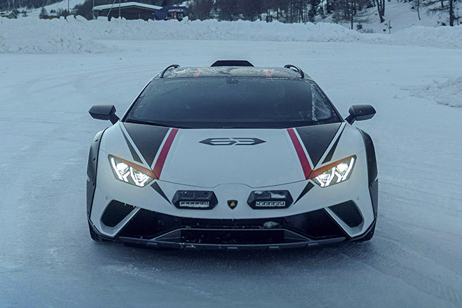 Lamborghini Huracan Sterrato on the snow in Rally mode