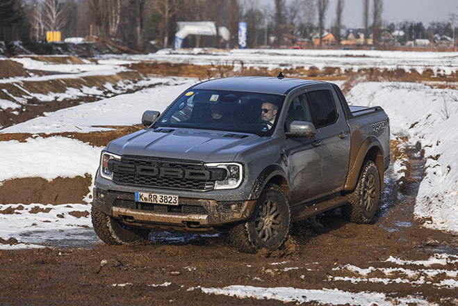 Ford Ranger Raptor - rally SUV straight from the showroom