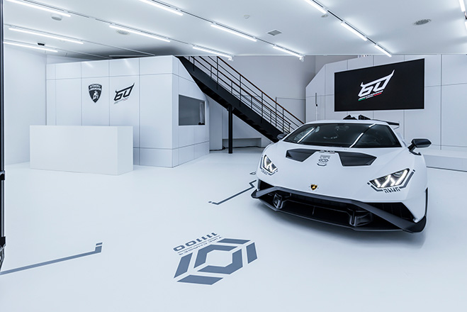 Collaboration between Lamborghini and Japanese artist IKEUCHI.