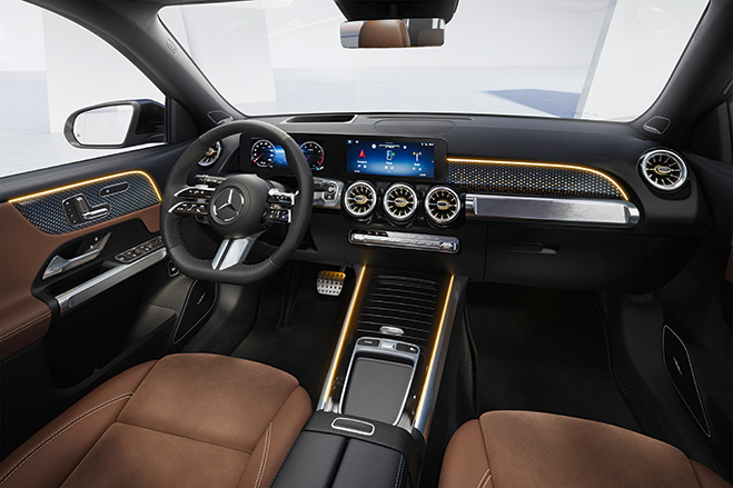 Новый Mercedes-Benz GLB — просторный компактный внедорожник