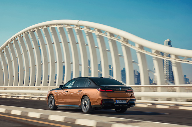 Новый BMW i7 M70 xDrive — топовая модель BMW 7 серии