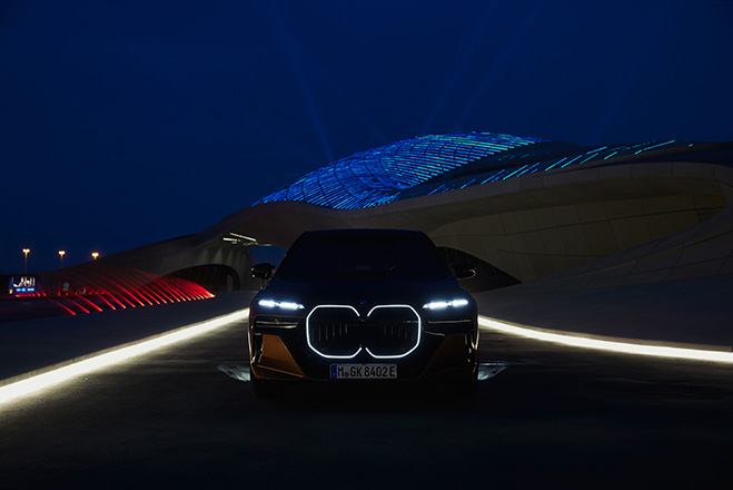 The new BMW i7 M70 xDrive is the top model of the BMW 7 Series