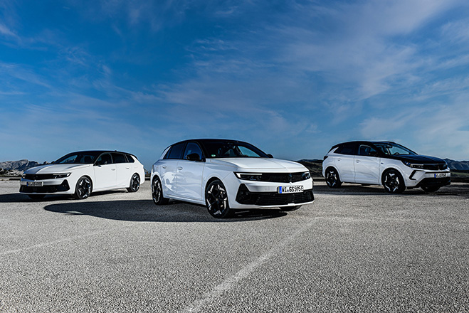 Новый Opel Astra Sports Tourer GSe поступил в продажу.