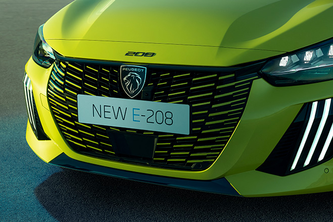 Электрический Peugeot e-208 в новой версии